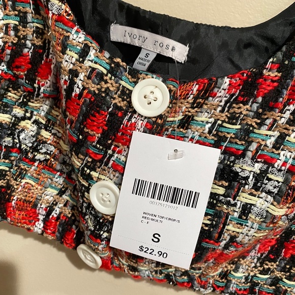 Ivory Rose Woven Croptop - Picture 5 of 5